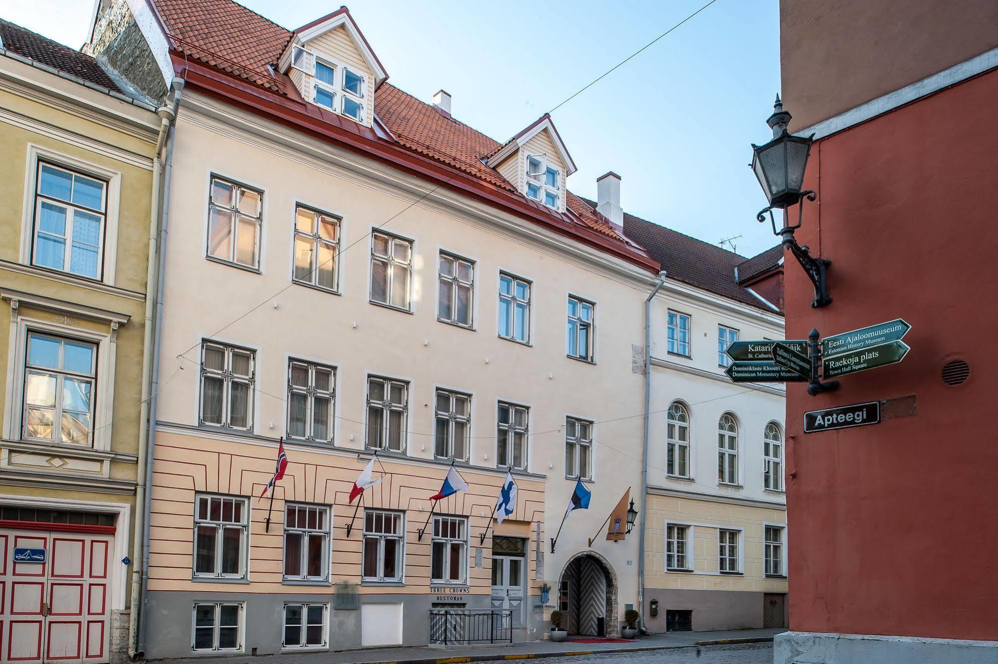 Three Crowns Residents Hotel Tallinn Exterior photo